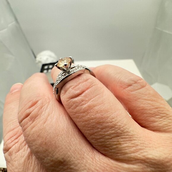 Womens Ring 10K White Gold Champagne Cubic Zirconia 3.9 Gram Size 7.5 - Picture 5 of 12